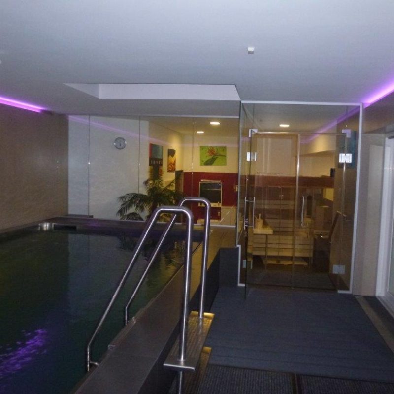 Indoor-Pool